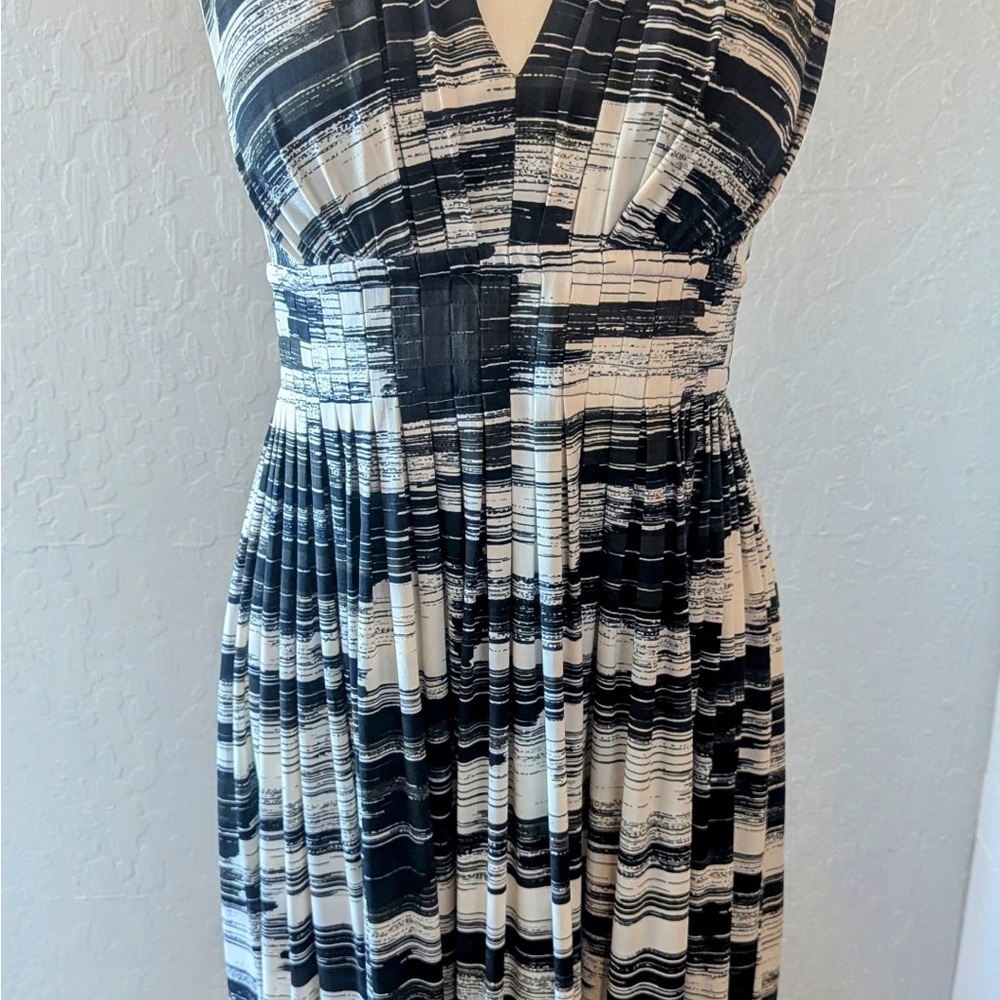 Calvin Klein Black and White Pleated Sundress Marilyn Monroe…